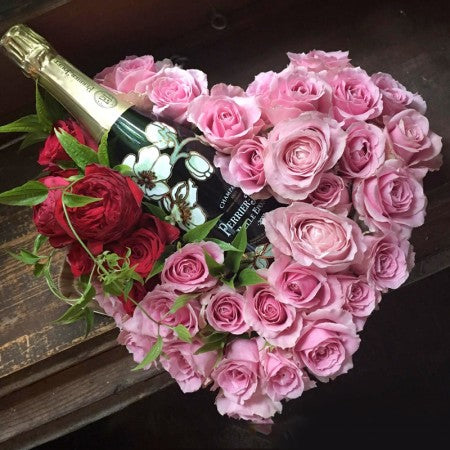 結婚祝いに贈りたい!おしゃれな花柄ラベルワインとお花のギフト