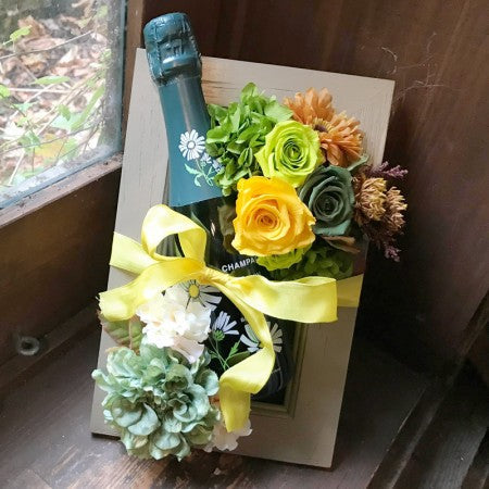 夏の暑さに負けないお花といえば...プリザーブドフラワー!おしゃれなお酒セット