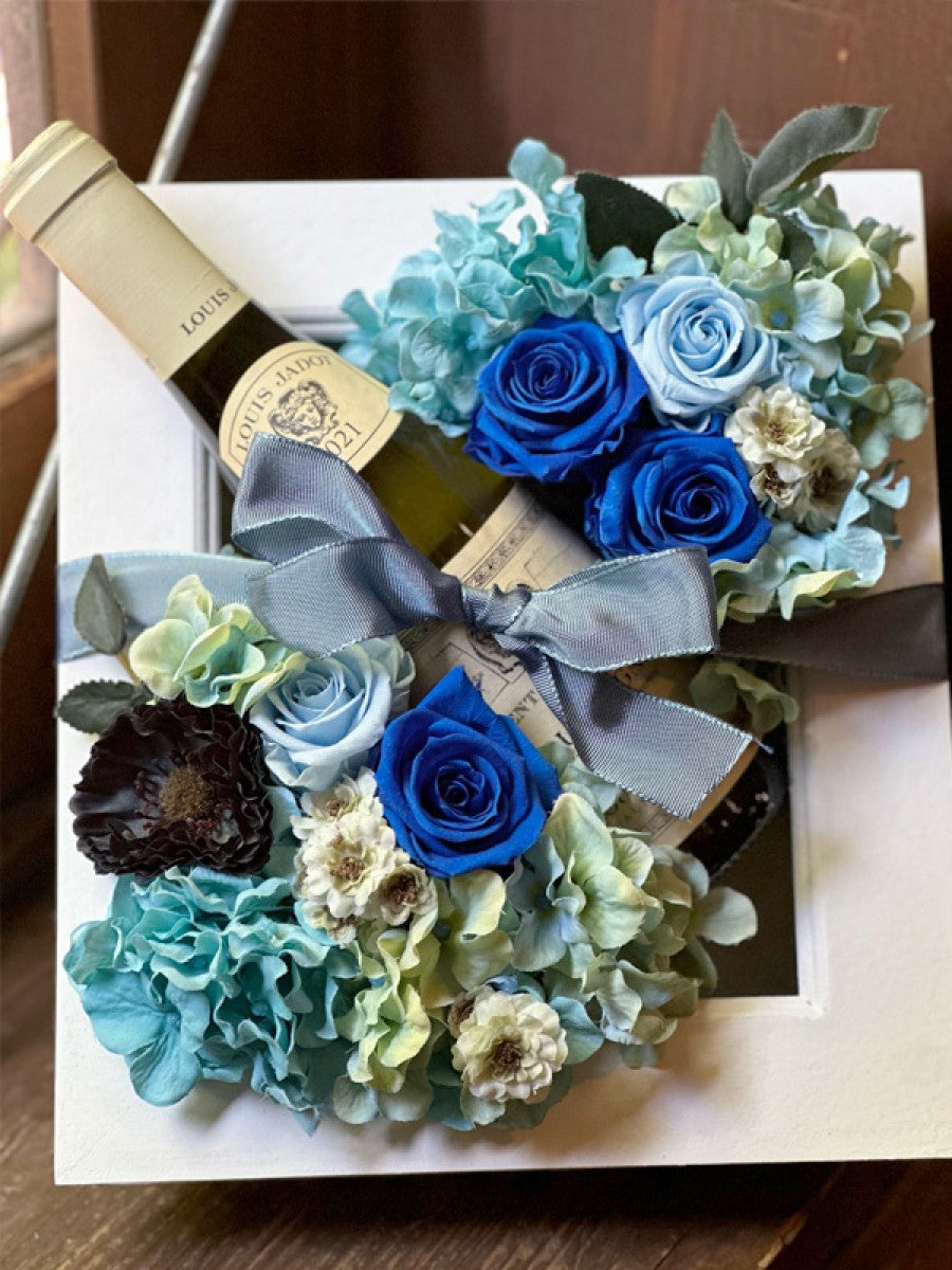 フランス白ワインとプリザーブドフラワーの額縁アレンジ (ブルー)