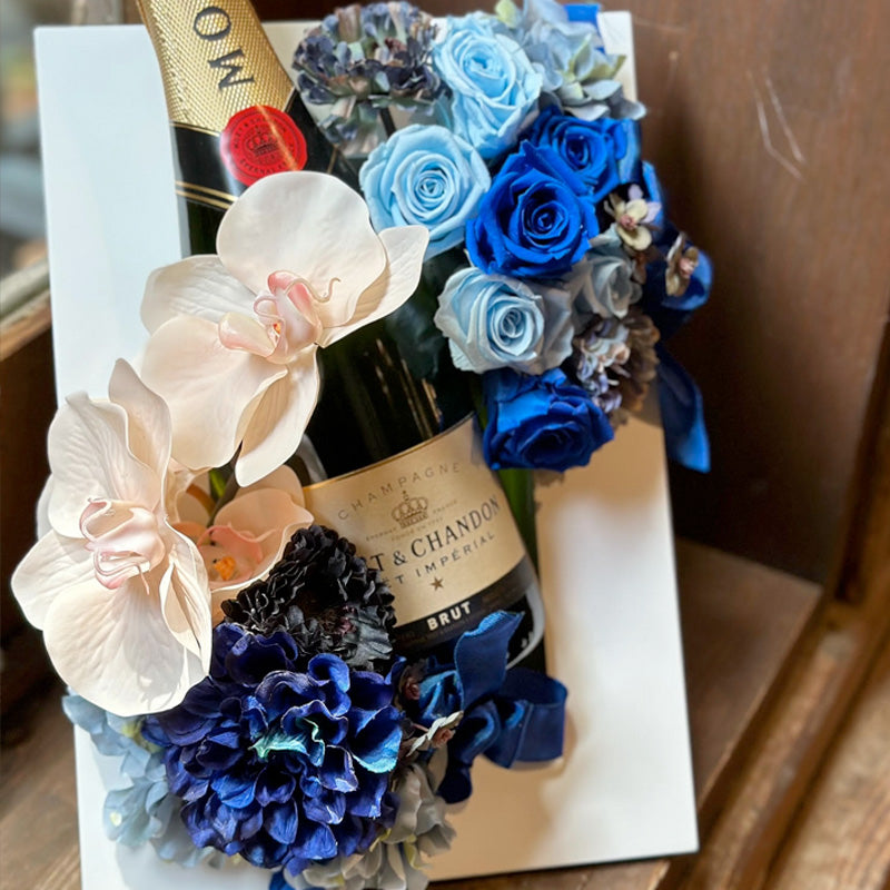 就任祝い、受賞祝い、開店祝いに!シャンパンモエ フルボトルとプリザーブドフラワーの額縁アレンジ(ブルー)