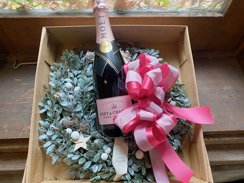 誕生日プレゼントに!造花のリースとシャンパンモエピンク フルボトルのセット