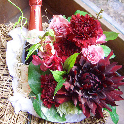 10月におすすめな花ギフト｜秋を彩るワインと花の贈り物