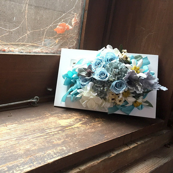 プリザーブドフラワーアレンジ 額縁に入ったお花 心をこめて丁寧に作ります ブルー 額縁に入ったお花 プリザーブドフラワーフレーム Ver.07 心を